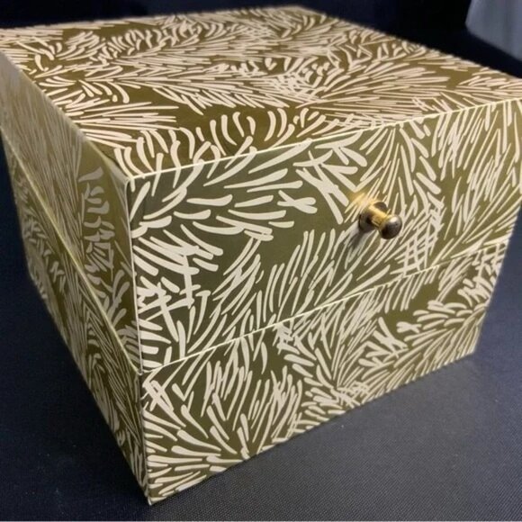 NWOT Folio Watch with Four Bracelets Gift Set - Picture 2 of 6